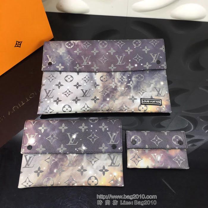 路易威登LV 頂級原單 M44177 Pochette Alpha Triple手袋 三只相互嵌套口袋 Monogram Galaxy帆布 三款口袋均可單獨手持  YDH2588